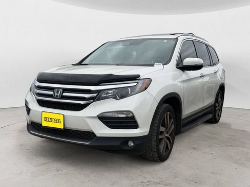 Used 2016 Honda Pilot Touring image 1