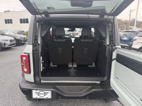 Used 2023 Ford Bronco Badlands image 9