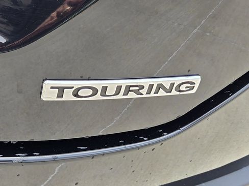 Certified 2023 Honda Pilot Touring image 11