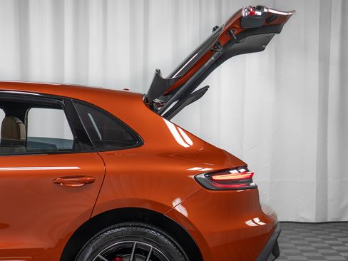 Certified 2024 Porsche Macan S AWD/4WD image 15