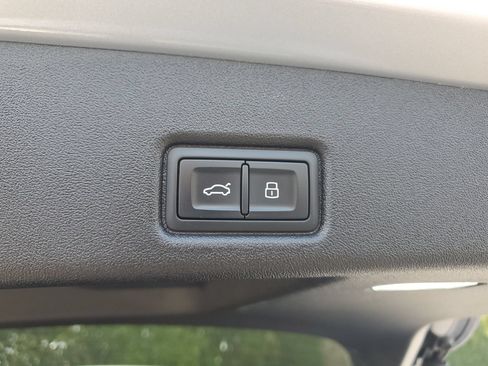 Used 2025 Audi Q5 Premium w/ Premium Plus AWD/4WD image 9