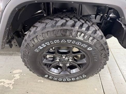 New 2025 Jeep Gladiator Willys image 4