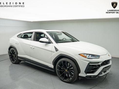 Used 2022 Lamborghini Urus image 1