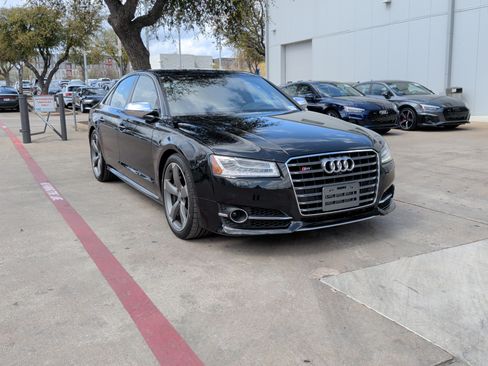 Used 2015 Audi S8 image 2
