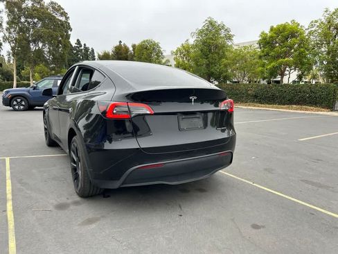 Used 2023 Tesla Model Y Long Range AWD/4WD image 4