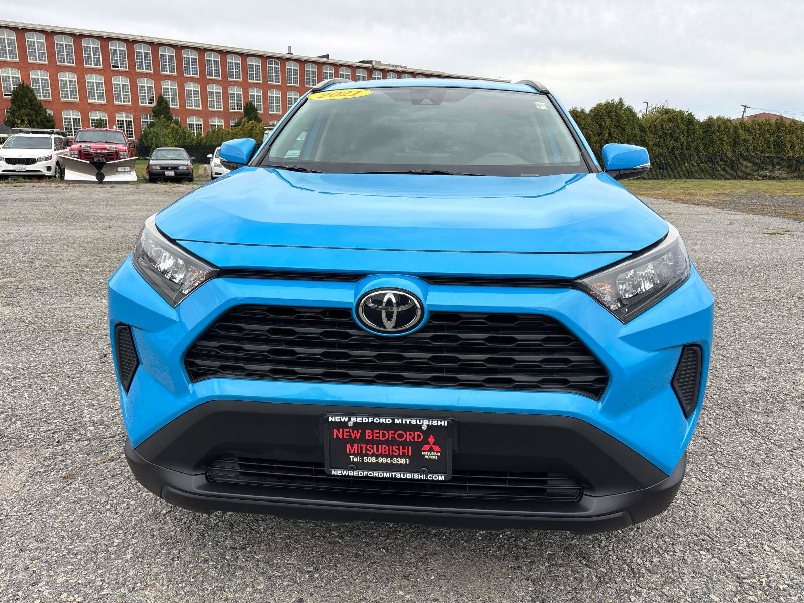 Used 2021 Toyota RAV4 LE AWD/4WD image 2