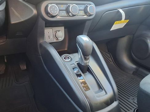 Certified 2025 Nissan Kicks Play S image 11