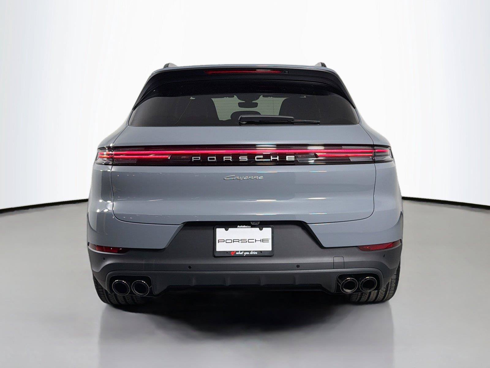 Certified 2025 Porsche Cayenne AWD/4WD image 6