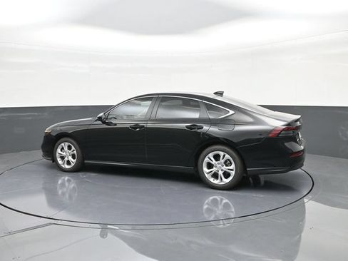Certified 2025 Honda Accord LX image 5