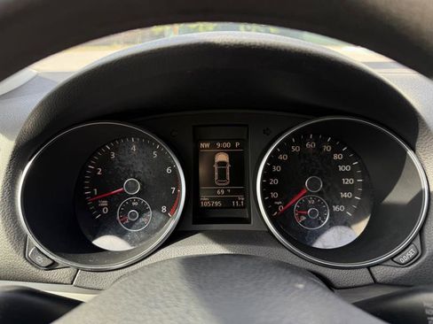 Used 2010 Volkswagen Golf 4-Door image 20