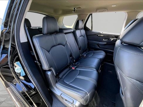 Used 2025 Honda Pilot EX-L image 19