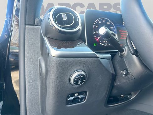 Used 2023 Mercedes-Benz GLC 300 4MATIC image 13