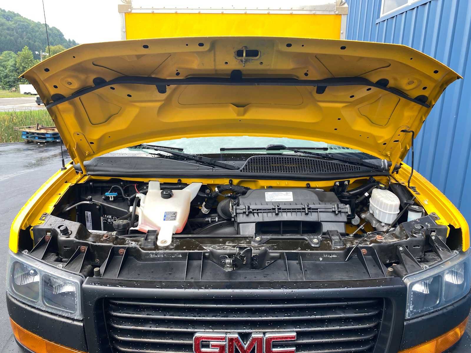 Used 2018 GMC Savana 3500 w/ Driver Convenience Package RWD image 5