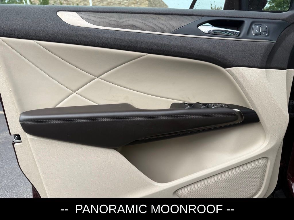 Used 2019 Lincoln MKC Reserve w/ MKC Climate Package AWD/4WD image 6