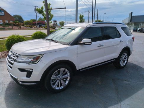 Used 2019 Ford Explorer Limited w/ Class III Trailer Tow Package FWD image 3