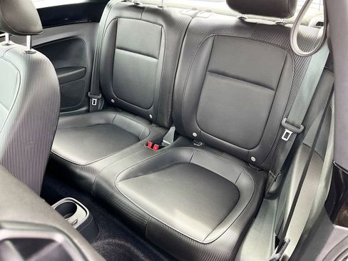 Used 2019 Volkswagen Beetle 2.0T SE FWD image 21