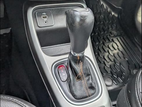 Used 2018 Jeep Compass Latitude FWD image 13