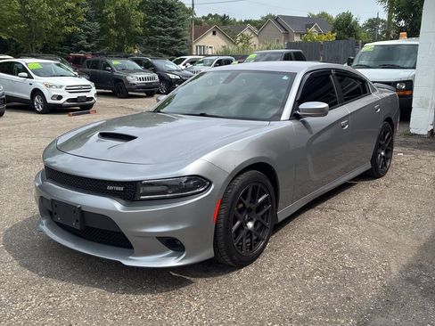 Used 2017 Dodge Charger R/T w/ Quick Order Package 29S RWD image 2