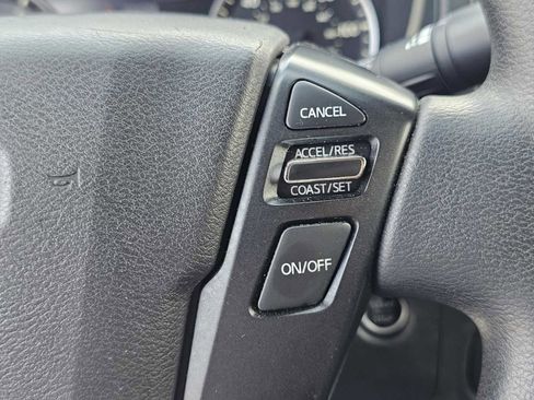 Used 2024 Nissan Frontier SV image 21