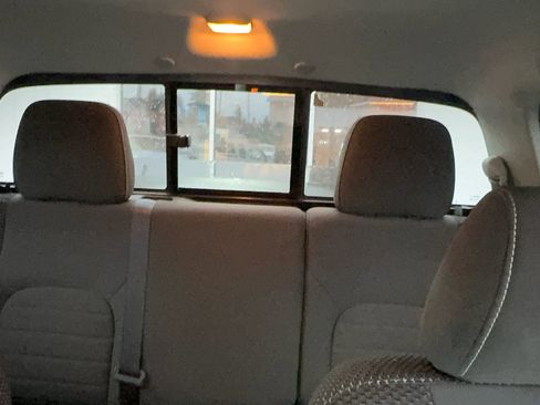 Used 2018 Nissan Frontier PRO-4X image 27