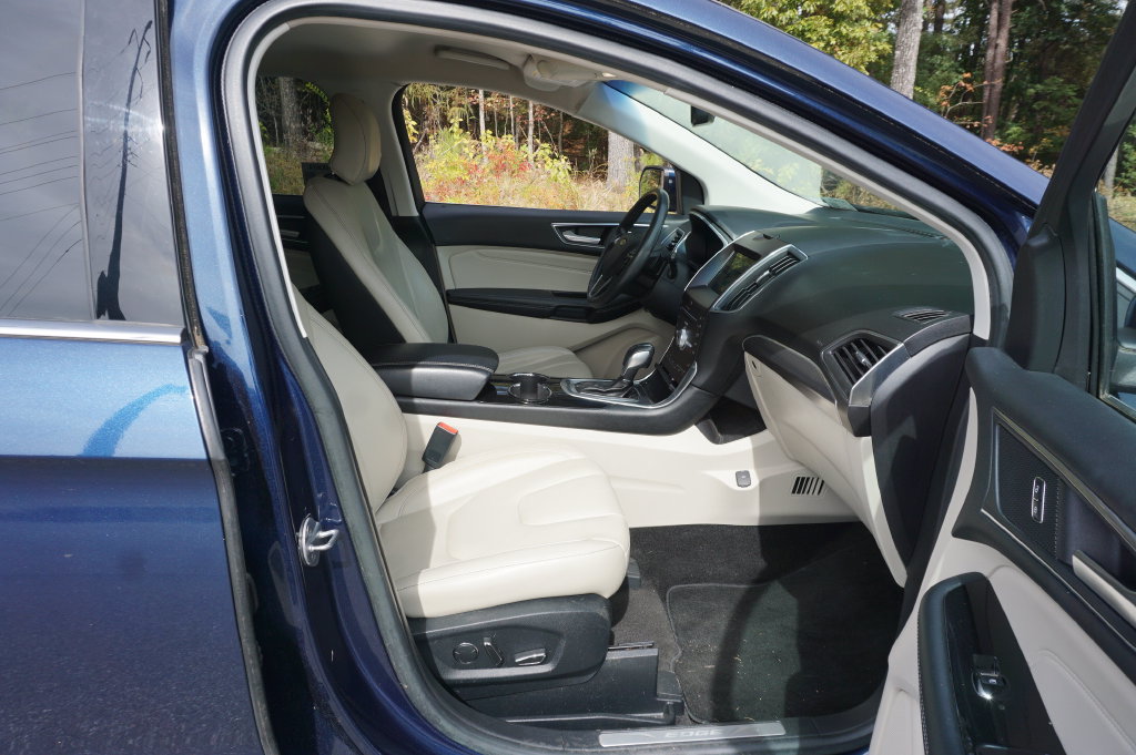 Used 2017 Ford Edge Titanium w/ Technology Package FWD image 17