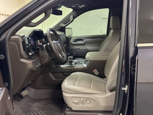 Used 2024 Chevrolet Silverado 1500 LTZ AWD/4WD image 11