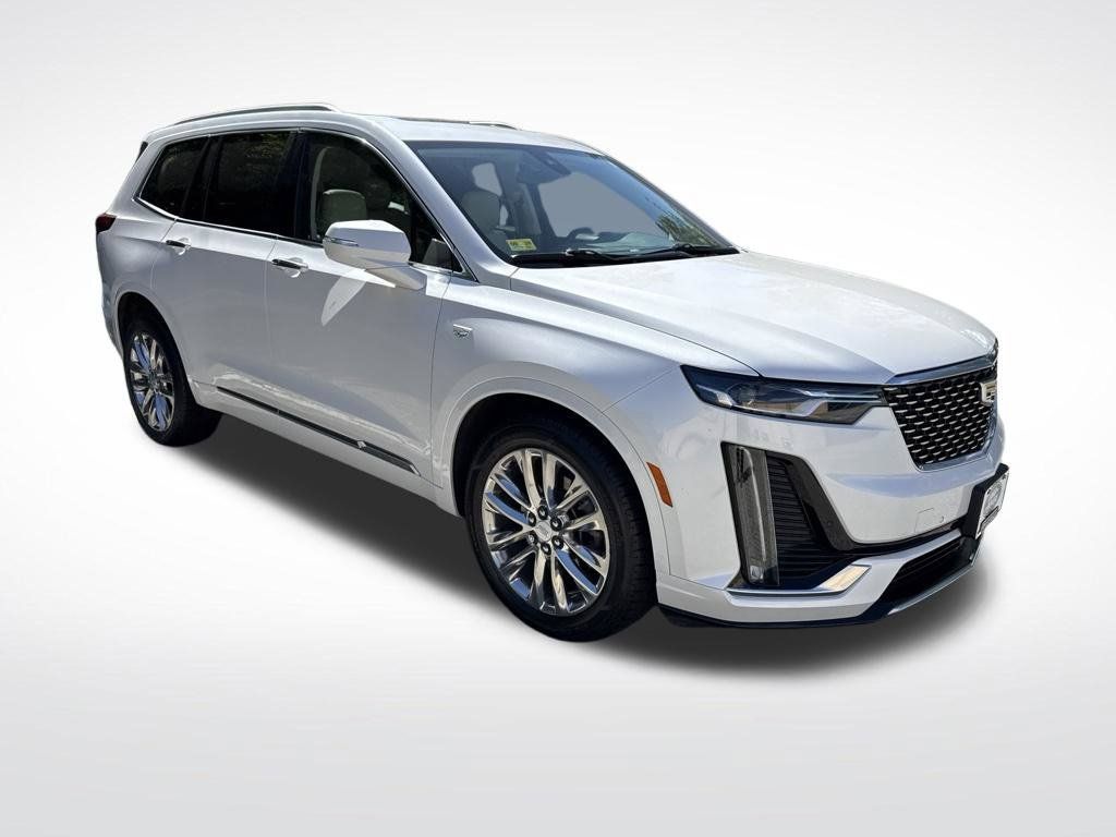 Used 2021 Cadillac XT6 Premium Luxury AWD/4WD image 3