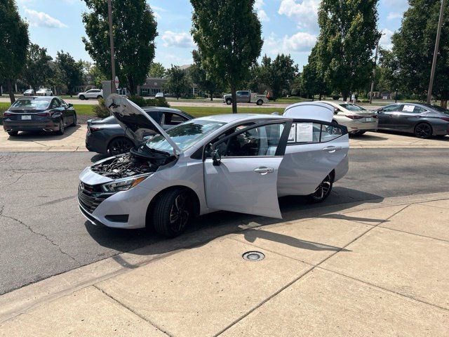 Used 2024 Nissan Versa SR FWD image 10