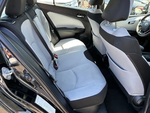 Used 2022 Toyota Prius LE FWD image 18