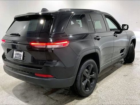 Used 2023 Jeep Grand Cherokee Limited w/ Luxury Tech Group II image 5