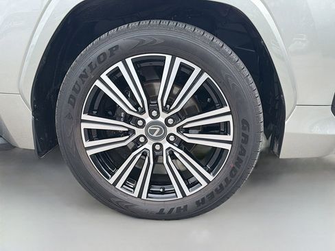 Used 2025 Lexus LX 600 4WD w/ Appearance Package image 32