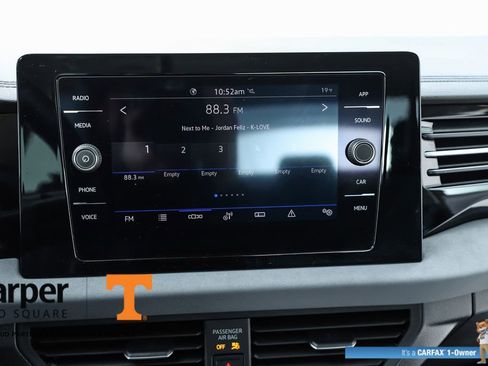 Used 2025 Volkswagen Jetta SE w/ Sunroof Package image 25