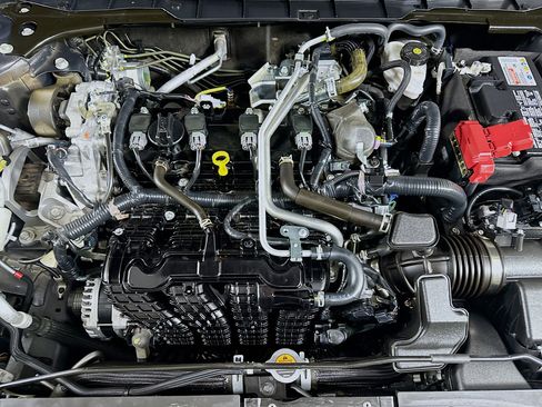 Used 2025 Nissan Altima 2.5 SV image 30