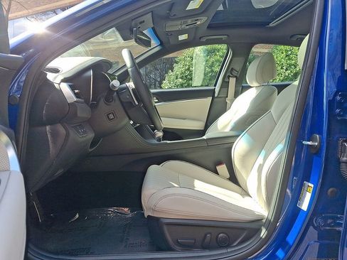 Certified 2025 Genesis G70 2.5T w/ Sport Prestige Package image 12