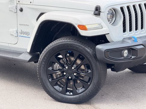Used 2023 Jeep Wrangler Unlimited Sahara w/ Cold Weather Group AWD/4WD image 3