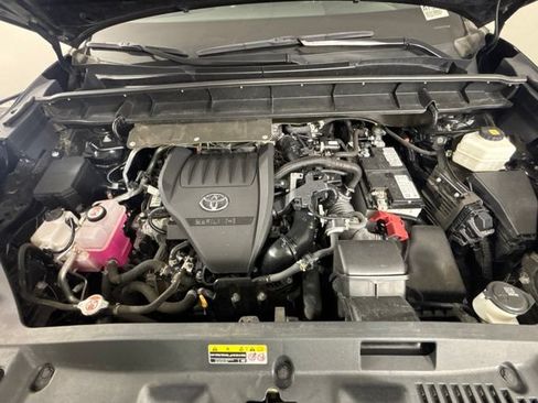 Used 2023 Toyota Highlander XLE AWD/4WD image 33