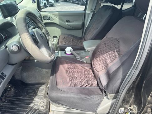 Used 2011 Nissan Frontier SL RWD image 12