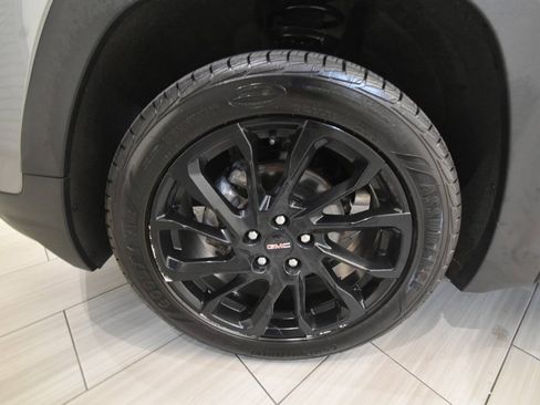 Used 2024 GMC Terrain SLT w/ Elevation Edition AWD/4WD image 10