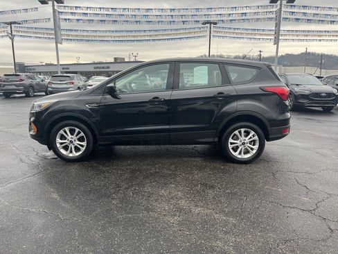 Used 2019 Ford Escape S image 4