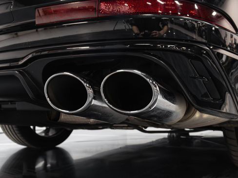 Used 2023 Audi S8 4.0T quattro image 35
