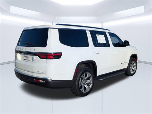 Used 2022 Jeep Wagoneer Series II image 4