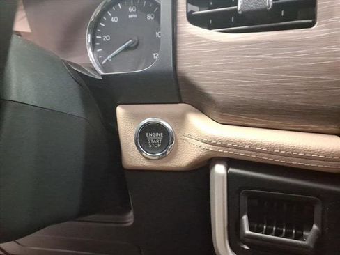 Used 2024 Ford Expedition Limited image 53