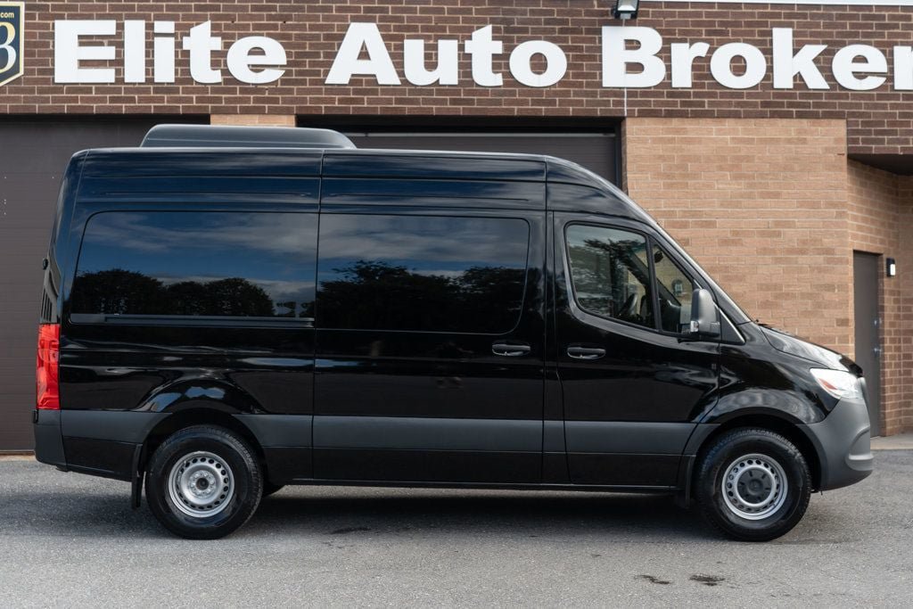 Used 2024 Mercedes-Benz Sprinter 2500 image 4