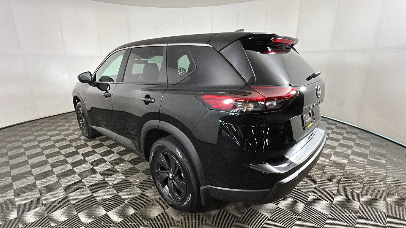 Certified 2026 Nissan Rogue SV w/ Cold Weather Package AWD/4WD image 5