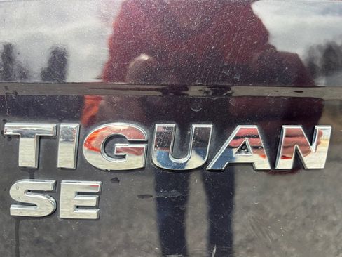 Used 2021 Volkswagen Tiguan SE image 13