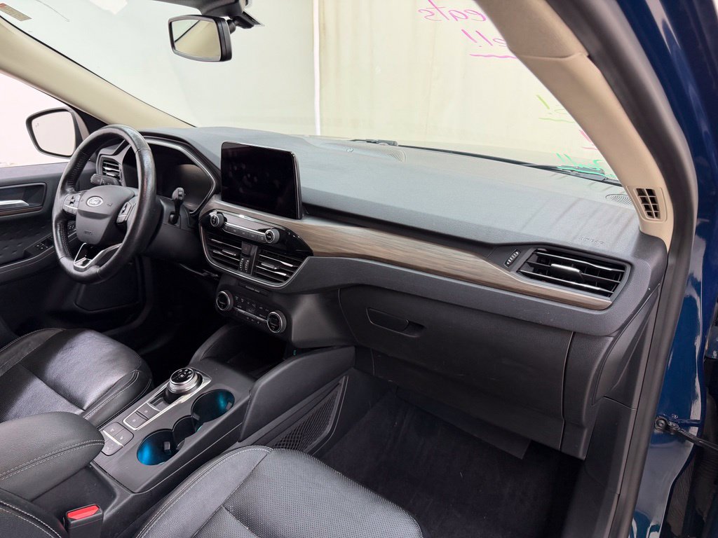 Used 2020 Ford Escape Titanium AWD/4WD image 12