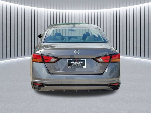 Used 2024 Nissan Altima 2.5 SV FWD image 5