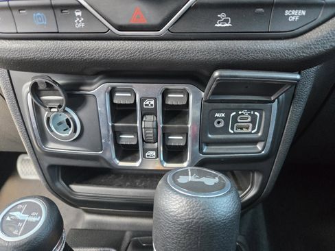 Used 2025 Jeep Wrangler Unlimited Sport S 4xe AWD/4WD image 16