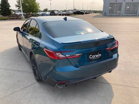 Used 2025 Toyota Camry SE FWD image 6