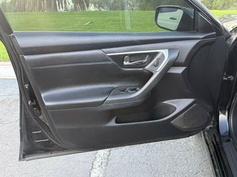 Used 2018 Nissan Altima 2.5 SR w/ SR Midnight Edition image 7